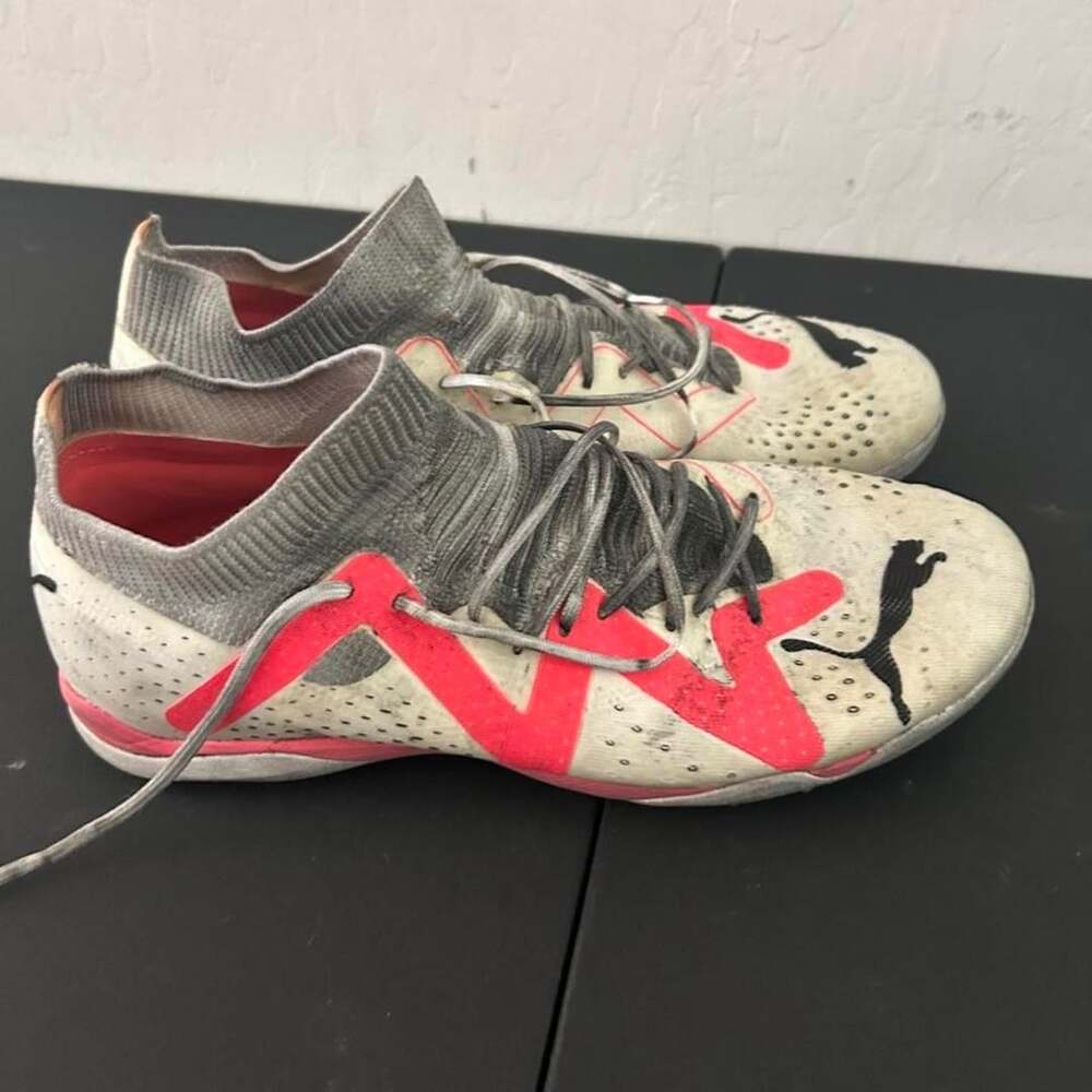 Puma Future Match TT Size UK 9 White Pink Soccer Cleats